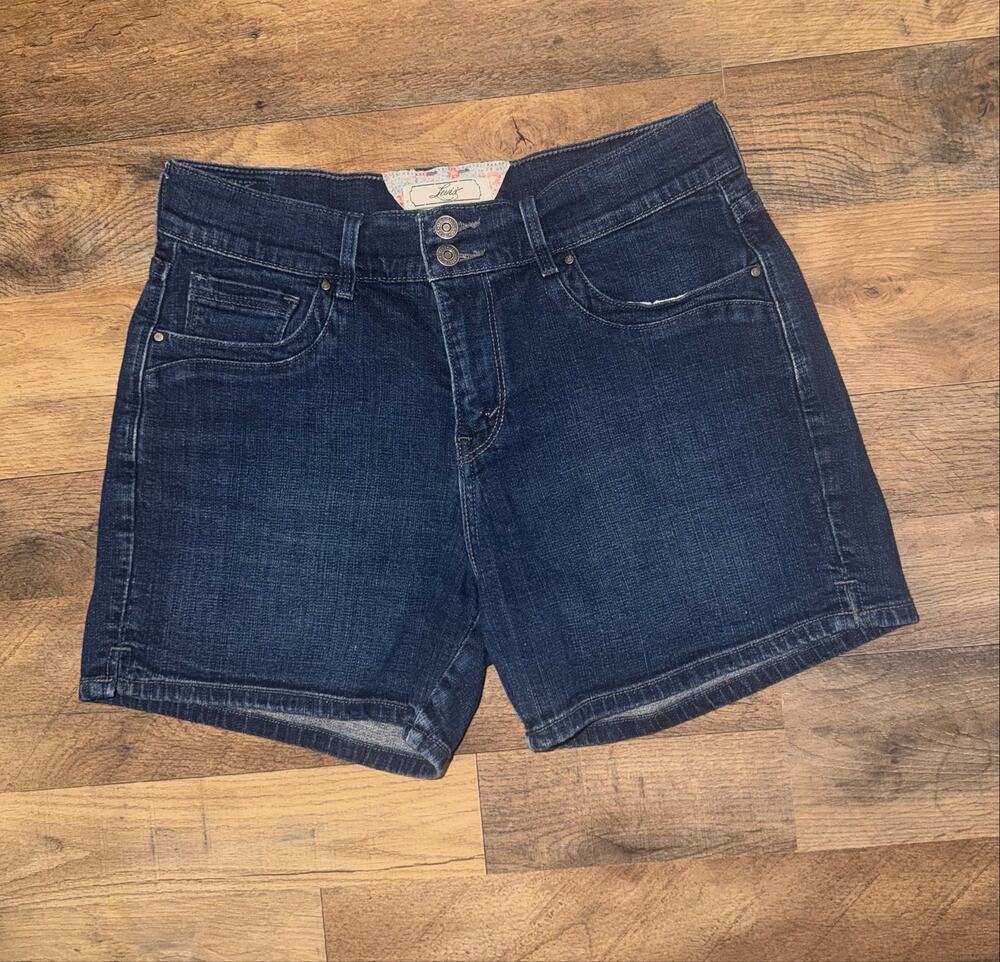 Levi’s women’s blue jeans shorts